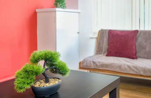 The Red Retreat, 7 Beds, Garden, Free Parking, Contractors, Fast Wifi, Smart TV - Foto 6