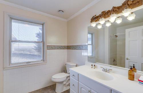 Spacious Group Retreat with Game Room in Marshall! - Foto 21