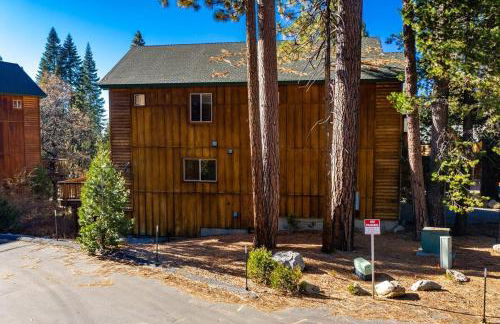 Sierra Pines Villa Deck Jetted Tub Game Rm - Photo 54