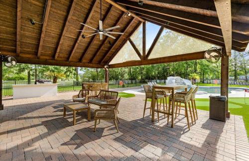 The LUX at West Event & Stay, Pool, Golf & Pickle - Foto 18