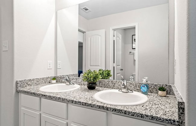 Spacious Fort Worth House Ideal for Relocations - Foto 11