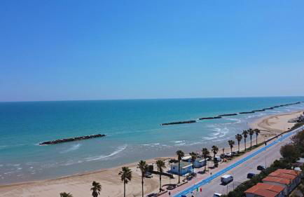 Perfect Spot with WiFi & AC by Host Hero - Foto 5