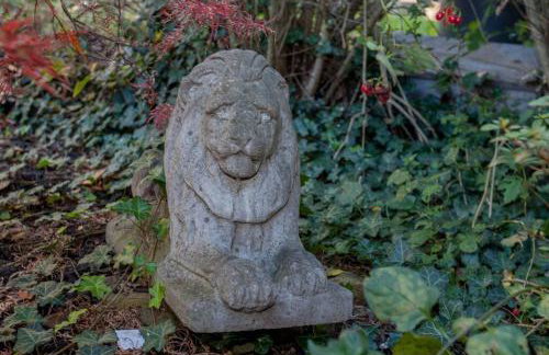 Hip & Cozy to Explore the City or Catch a Game - Foto 12