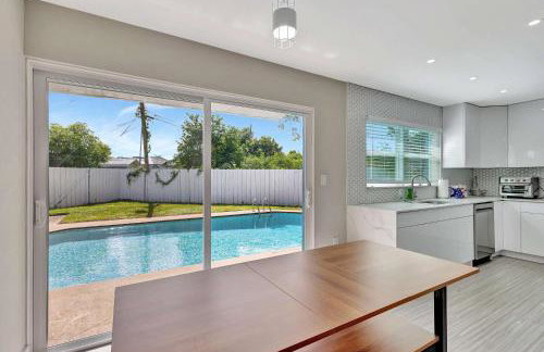 Sunshine Villa - with Private Pool - Foto 16