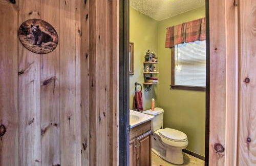 Natures Retreat with Hot Tub 7 Mi to Bryson City - Foto 12