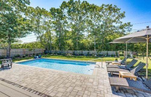 Distinctive Hamptons Home with Pool Near Bay, Ocean - Foto 23