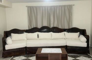 Cozy 2 Bedrooms 1and half Bathrooms Near Prudential with Parking Entire Apartment - Foto 1