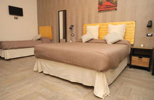 Airport Air Terminal 21 - Photo 6