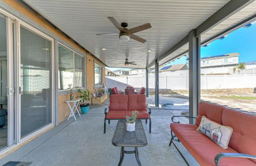 Patio and Yard Luxe Beaumont Getaway! - Foto 23