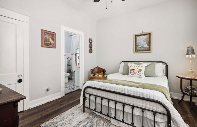 Patty's Place - Photo 5