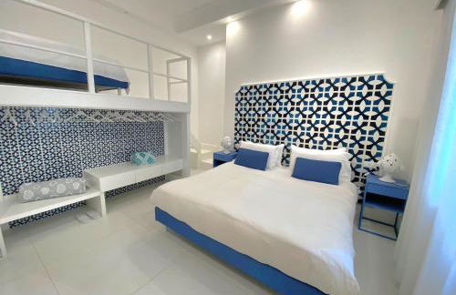 MARILISE - La maison blue private garden & terrace - Photo 18