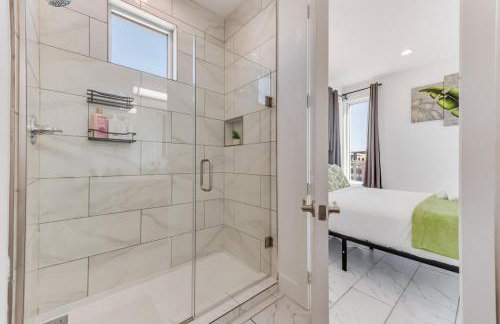 Twin Metroview Apartments I King Bed I FreeParking - Foto 15