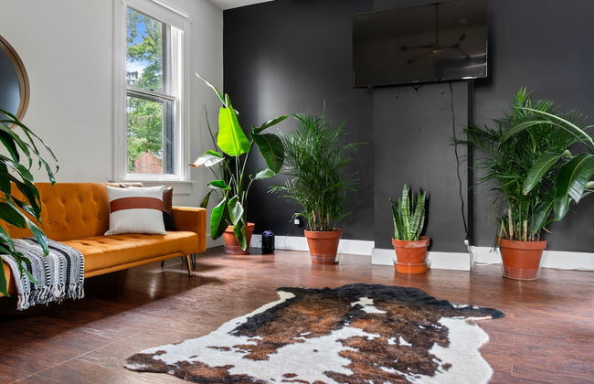 NEW Luxe Pet Friendly Free Parking Downtown - Foto 7