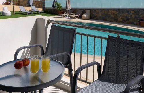 Comfy apartmt near beach with pool dining area - Photo 7