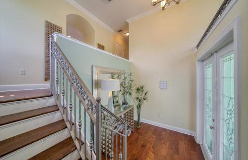 Waterfront Luxury w/ Heated Salt Pool & Golf Cart - Foto 48