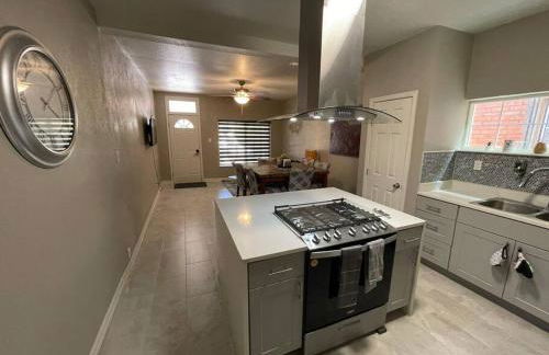 Big Family, Close to All, duplex A and B Downtown UTEP Hospitals - Foto 24