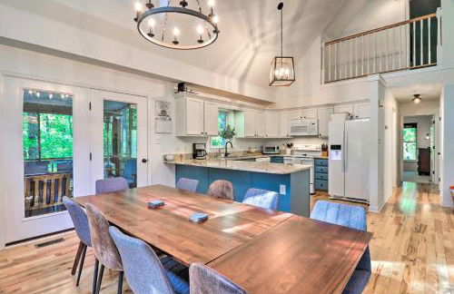 2 Mi to Sapphire Resort Home with Hot Tub and Games! - Foto 7