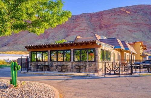 Luxury Downtown Rental (Hot Tub/Pet Friendly) - La Dolce Vita Villas #11 - Foto 12