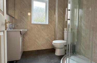 Two bedroom flat close to meadows with free parking by parking permit - Foto 13