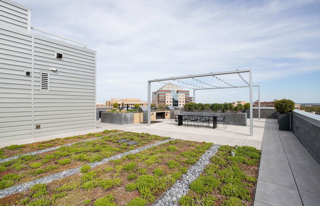 Bright Apartment with Great Amenities - Foto 46