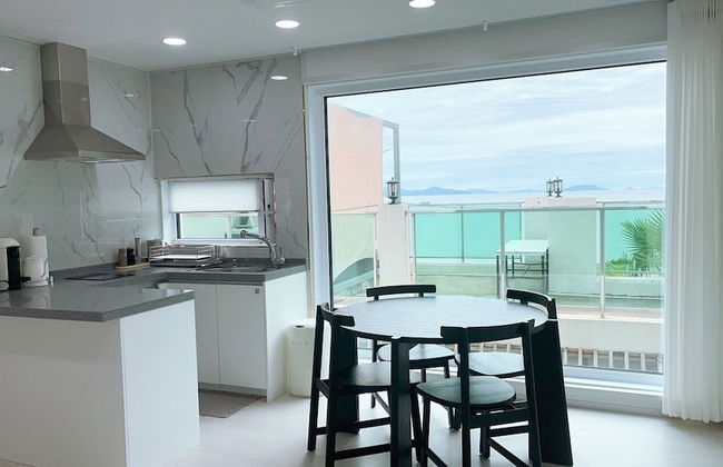 Lim Sea Side Poolvilla Pension - Foto 41