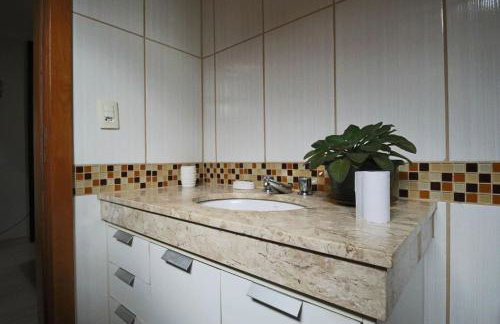 Casa com Piscina e Churrasqueira em Taguatinga - Foto 27