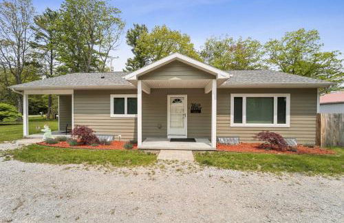 Spacious 3BR Lakefront Cottage with Stunning Views - Foto 6