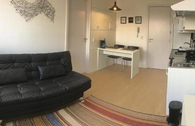 609-Apartamento Encantador, com 1 vaga de GARAGEM, Todo Mobiliado e Decorado, Edificio com Academia, Lavanderia, Excelente localização no Rebouças, Proximo ao Batel e Centro - Foto 6