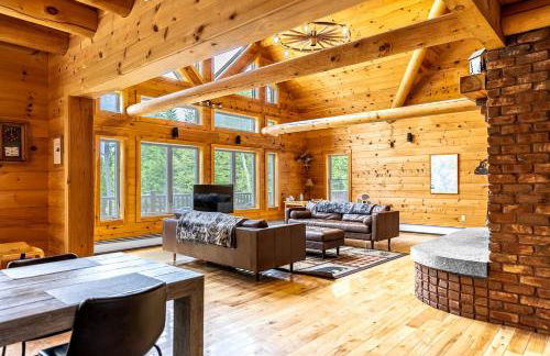 Secluded Cabin with Fireplace and Games in Lily Bay Township, Maine - Foto 32