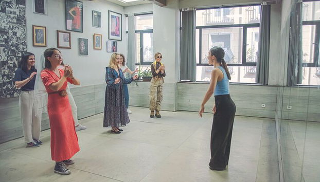 1 Hour Private Flamenco Class Experience in Malaga - Photo 3