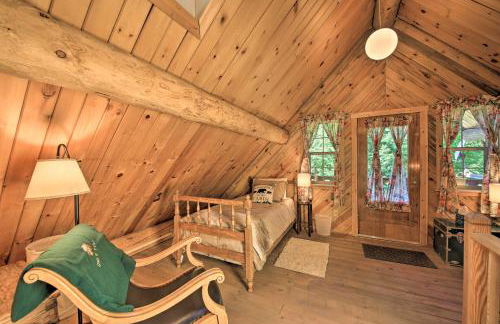 Expansive Moyie Riverfront Cabin - Pets Welcome! - Foto 22