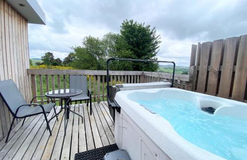 Kaoglen Lodge - Fawn Pod - Hot Tub - Dogs - Pitlochry - Luxury - Photo 1