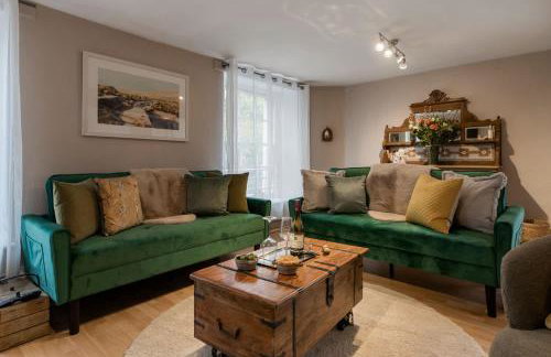 Gallery Lodge Holiday Home - Short Stays UK - Photo 3