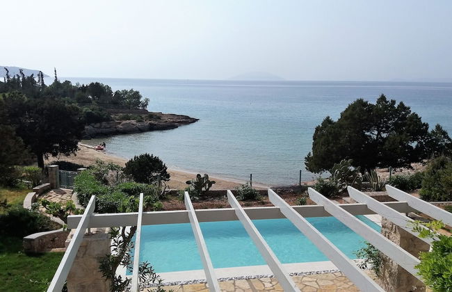 Electra Beachfront Villa - Photo 51