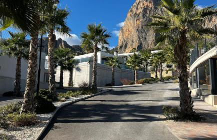 Preciosa villa con piscina privada y vistas al mar - Foto 47