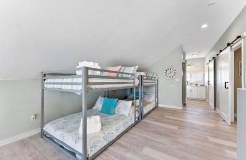 Beach house with game room just minutes from beach - Foto 32