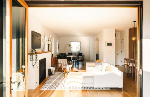 Colorful Sunnyside Escape - Walk to Dining & Parks - Foto 19