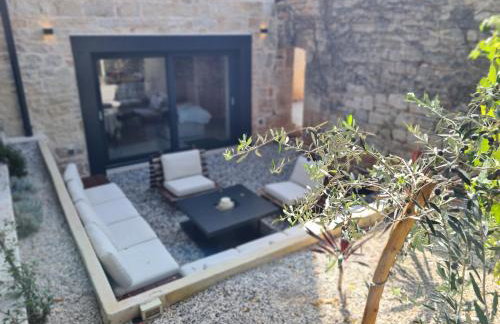 Villa Qualia - Heated pool, 4 bedrooms, 2 kitchens, Stylish interior - Foto 33