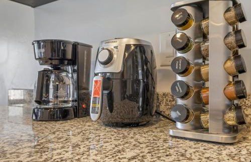 Apt in Heart of SLC - King Bed - Gym - Smart TV - Foto 10