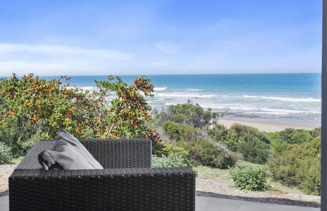 Seafarers Getaway - Photo 23