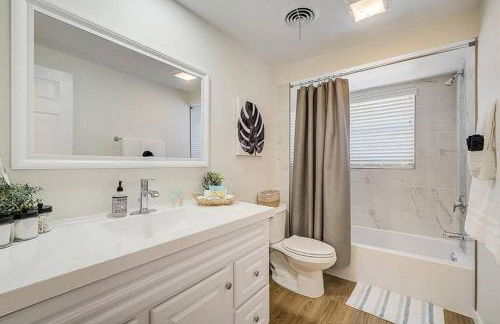 Spacious home With Heated Pool 3 miles from IMG! - Foto 55