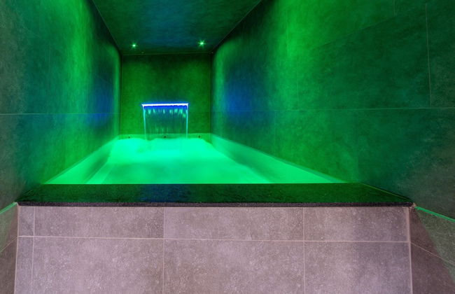 Former Hotel with Swimming Pool, Hot Tub, Sauna for Family Groups - Foto 20