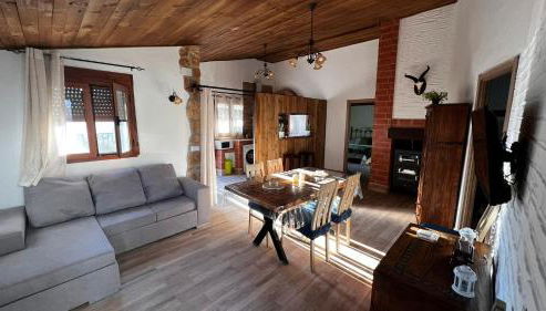 ENTRESIERRAS Apartamentos rurales con chimenea, barbacoa y espacio para eventos - Foto 2