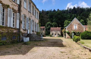 Loue belle demeure dans une grande propriété - 16 couchages, 8 chambres, 320 m2 - 30 min de Vichy - Foto 2