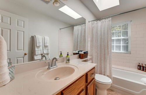 2 Mi to KSU Family Home with Games, Near Parks - Foto 21