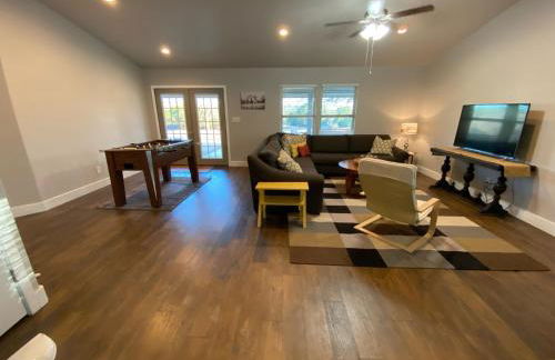 Texas Hill Country Ranch House - Great Views - Near Hidden Falls Park - Photo 7