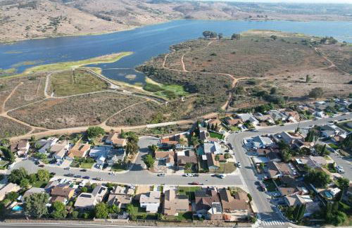 Entire Private Studio with 1 King Bed, Full Kitchen, Gated Yard, Available Now - Foto 26