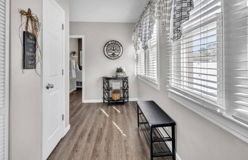 Serene Corner Cottage with Hot Tub home - Foto 17