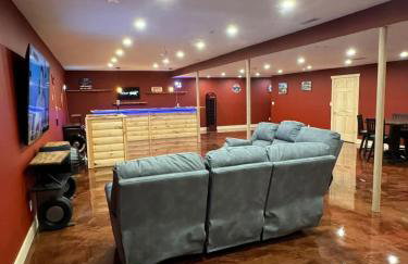 Majestic Cottage Estate with Indoor Heated Pool - Foto 19