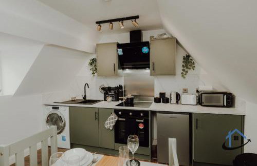 Apt 5 Manor House - 3 Bed 2 bathroom sleeps 5 parking wifi - Photo 29